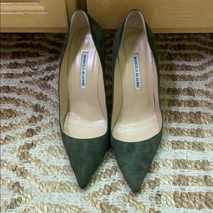 Manolo Blahnik BB 105 Army Green Suede Pumps